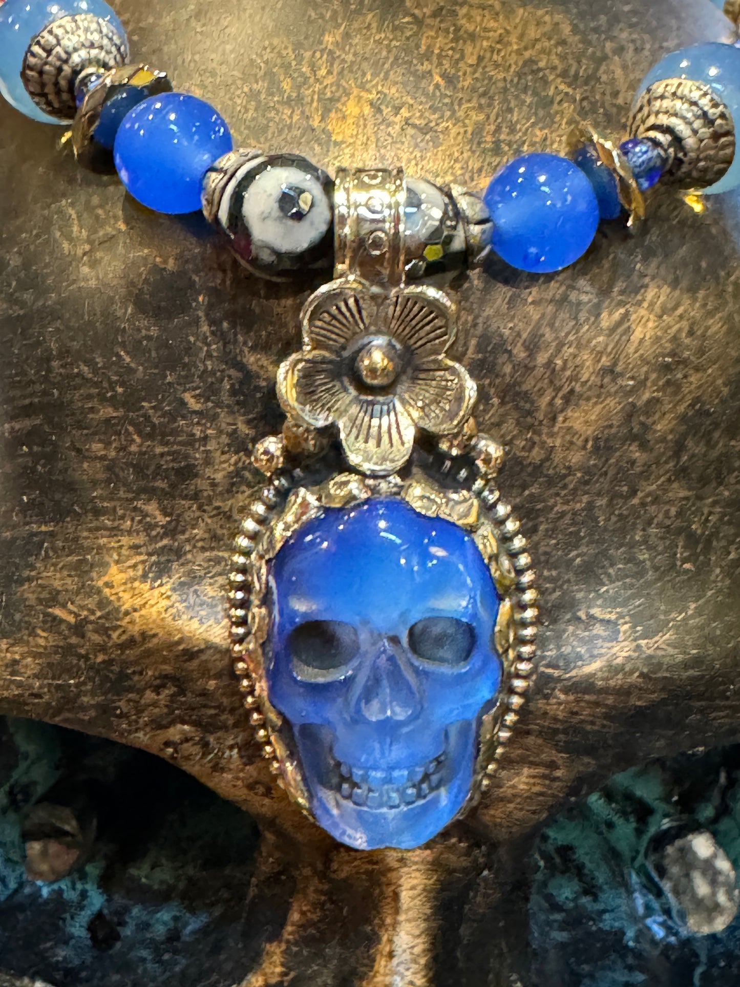 MOONLIGHT GLOW SKULL NECKLACES