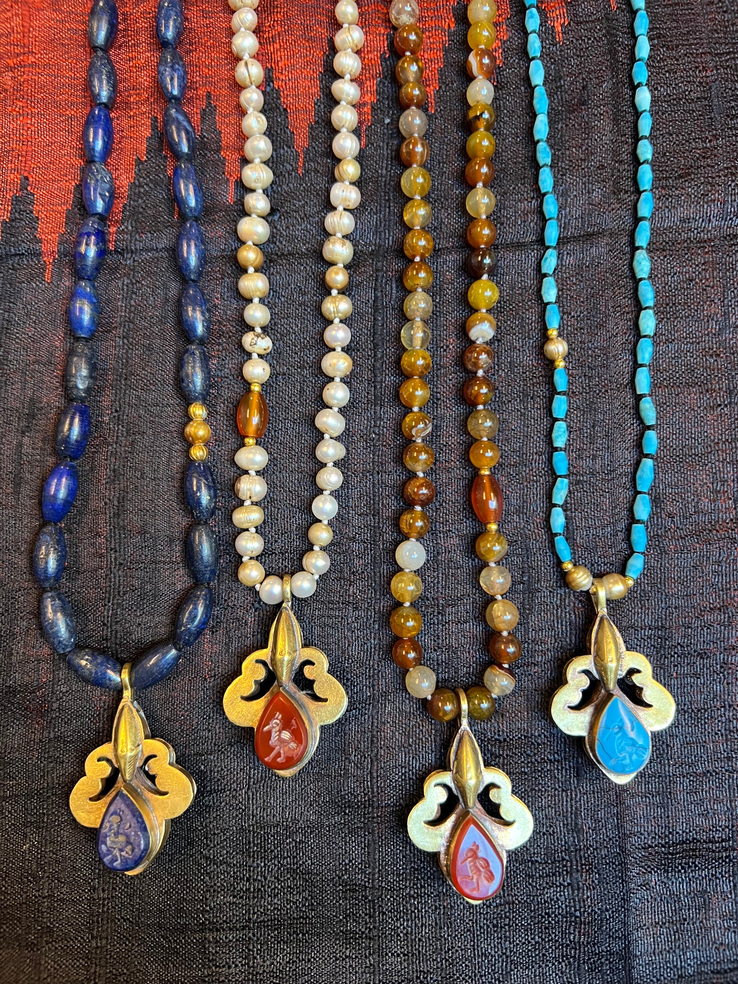 CHARMING BIRD INTAGLIO NECKLACES