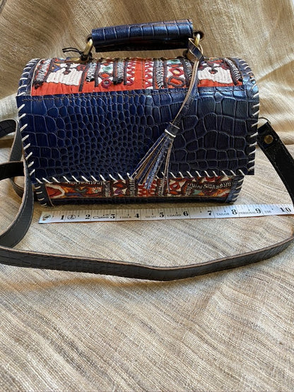 Midnight blue Dark chocolate lunchbox bag crossbody bag hand embroidery Andrea Serrahn Serrahna