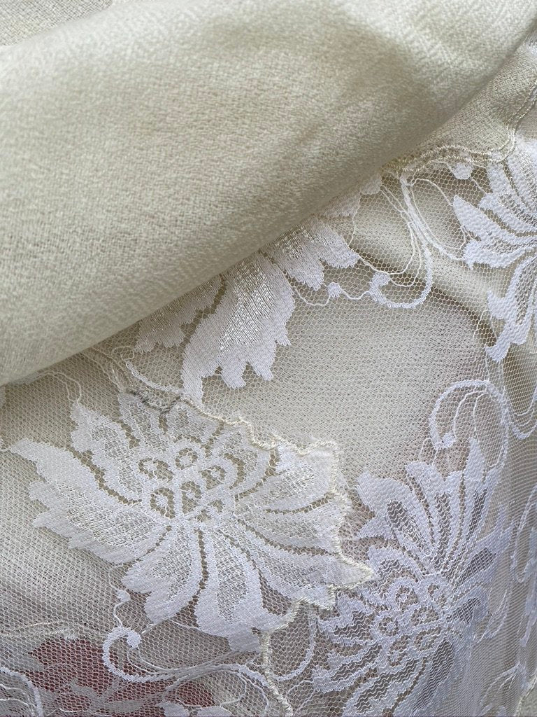 Soft Pashmina Lace Shawl wool creamy off white Andrea Serrahn Serrahna