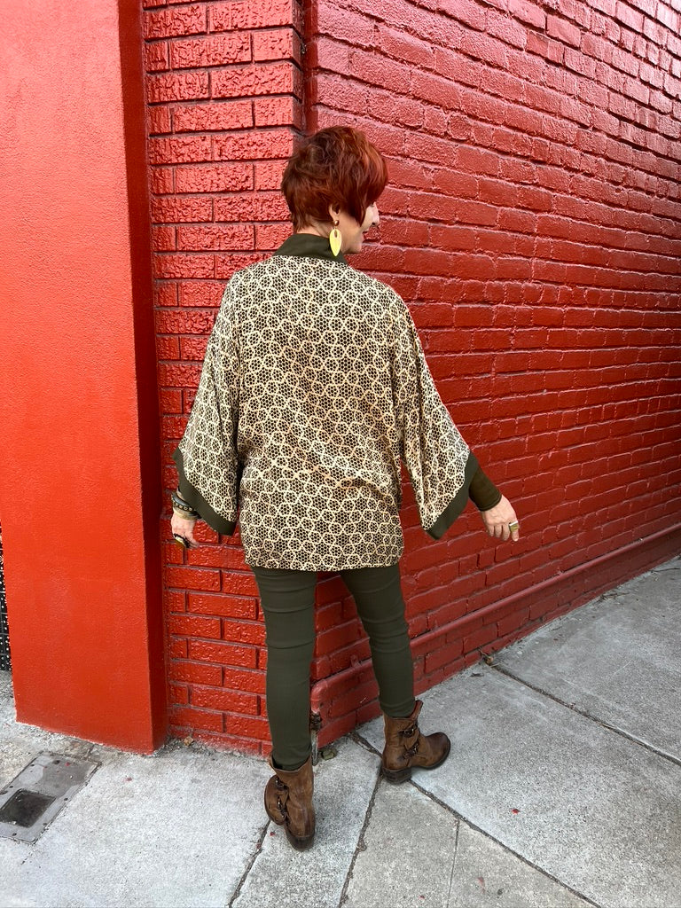 MOROCCAN OLIVE BUTTON KIMONO