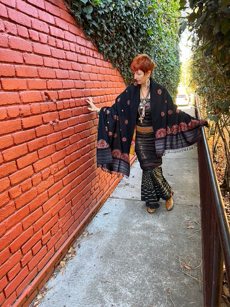 MAGNIFICENT MERINO WOOL SHAWL