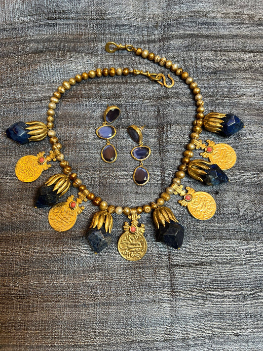 LAPIS PENDULUM COIN COLLAR
