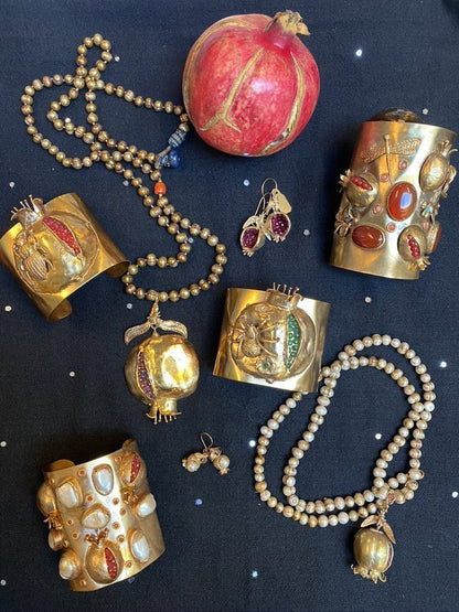 Pomegranate cuff earring necklace dirty pearls gold Andrea Serrahn Serrahna